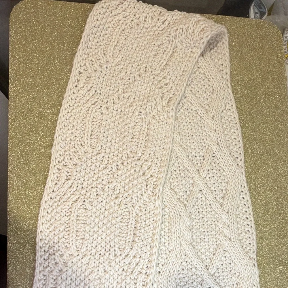 Anne Klein Ivory Cable-Knit Acrylic Rectangle Scarf Womens Neck Warmer